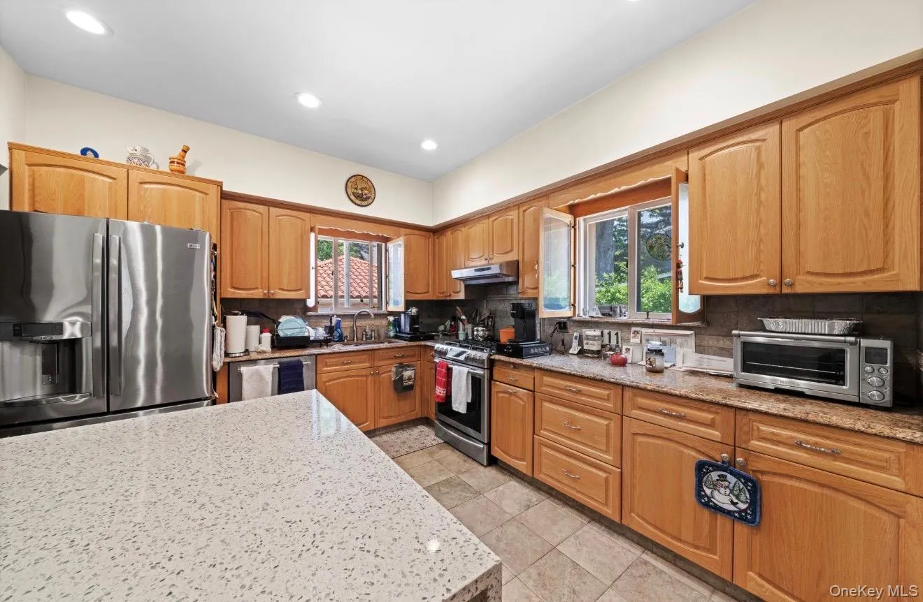 16015 13th Avenue, New York, NY, 4 Bedrooms Bedrooms, 9 Rooms Rooms,2 BathroomsBathrooms,Residential,For Rent,13th,0,978843 16015 13th Avenue, New York, NY, 4 Bedrooms Bedrooms, 9 Rooms Rooms,2 BathroomsBathrooms,Residential,For Rent,13th,0,978843