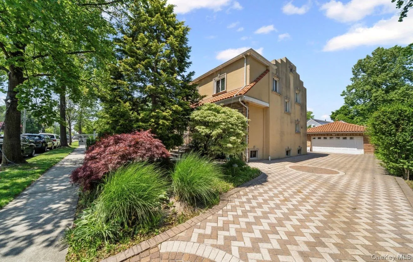 16015 13th Avenue, New York, NY, 4 Bedrooms Bedrooms, 9 Rooms Rooms,2 BathroomsBathrooms,Residential,For Rent,13th,0,978843 16015 13th Avenue, New York, NY, 4 Bedrooms Bedrooms, 9 Rooms Rooms,2 BathroomsBathrooms,Residential,For Rent,13th,0,978843