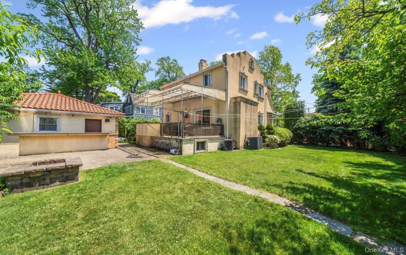 16015 13th Avenue, New York, NY, 4 Bedrooms Bedrooms, 9 Rooms Rooms,2 BathroomsBathrooms,Residential,For Rent,13th,0,978843 16015 13th Avenue, New York, NY, 4 Bedrooms Bedrooms, 9 Rooms Rooms,2 BathroomsBathrooms,Residential,For Rent,13th,0,978843