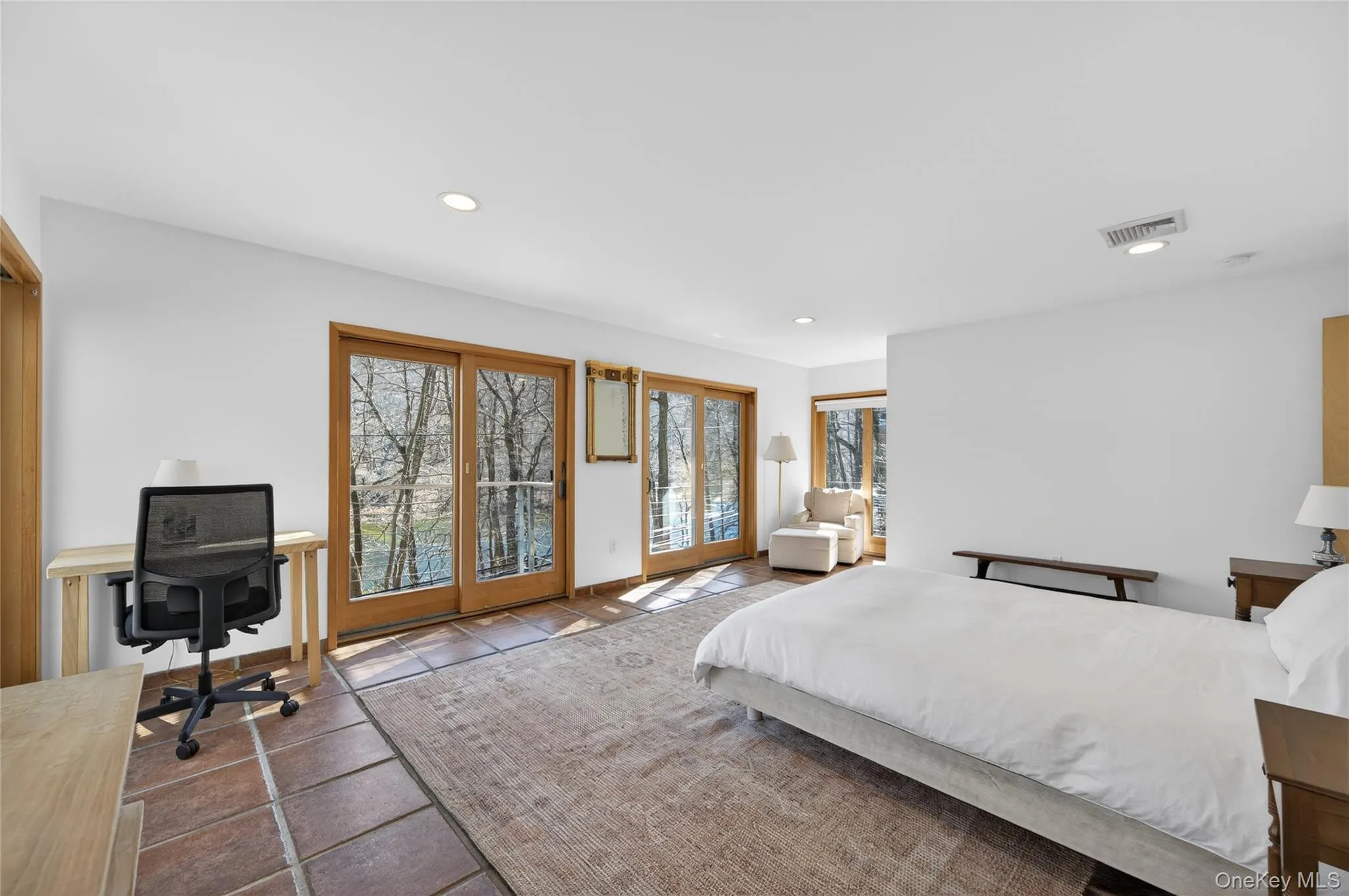KING BEDROOM KING BEDROOM