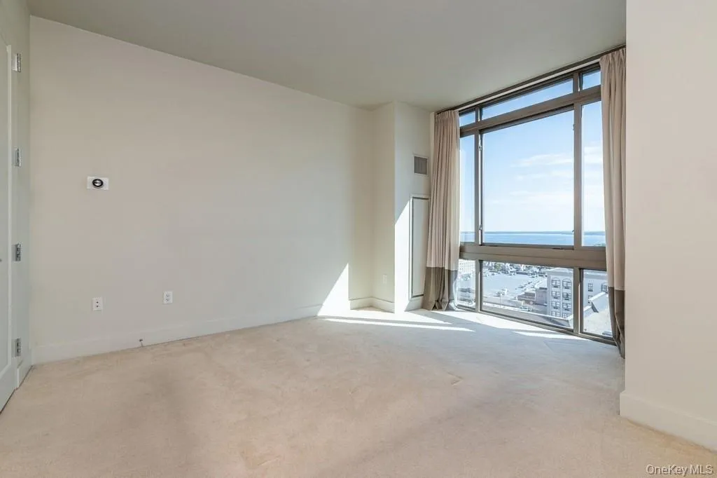 Large main bedroom with walk in closet and full spa bath. Large main bedroom with walk in closet and full spa bath.