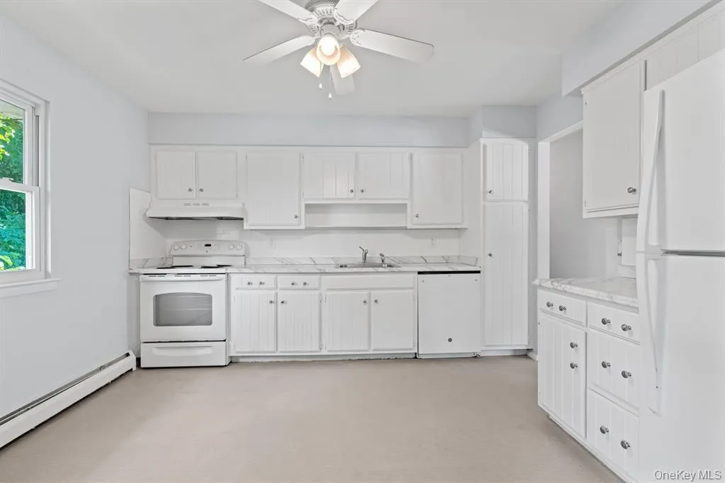 49 Georgia Street, Huntington, NY, 3 Bedrooms Bedrooms, 6 Rooms Rooms,1 BathroomBathrooms,Residential Lease,For Rent,Georgia,0,978882 49 Georgia Street, Huntington, NY, 3 Bedrooms Bedrooms, 6 Rooms Rooms,1 BathroomBathrooms,Residential Lease,For Rent,Georgia,0,978882