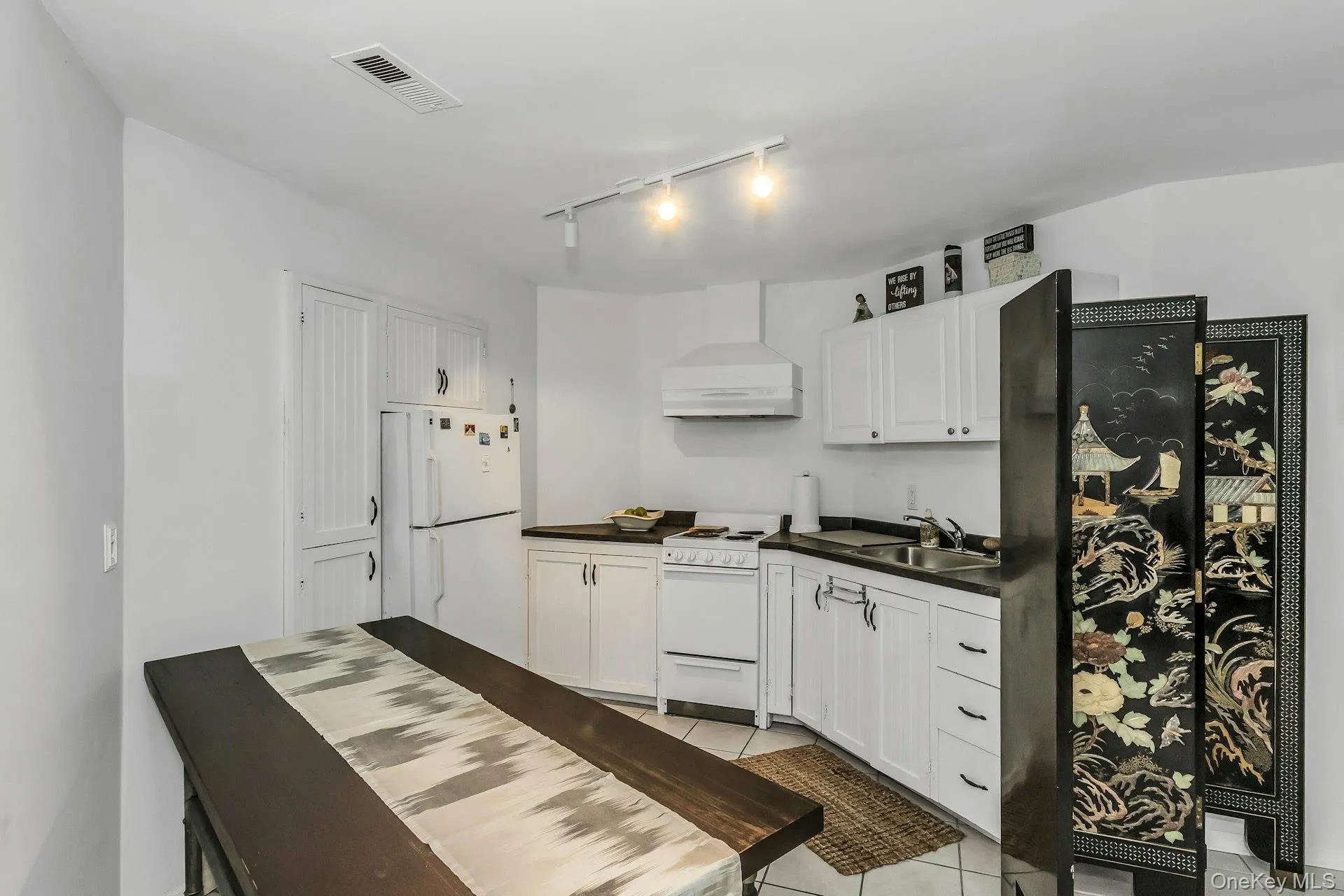 104 B Squiretown Road, Southampton, NY, 4 Bedrooms Bedrooms, 9 Rooms Rooms,4 BathroomsBathrooms,Residential,For Rent,Squiretown,0,978884 104 B Squiretown Road, Southampton, NY, 4 Bedrooms Bedrooms, 9 Rooms Rooms,4 BathroomsBathrooms,Residential,For Rent,Squiretown,0,978884