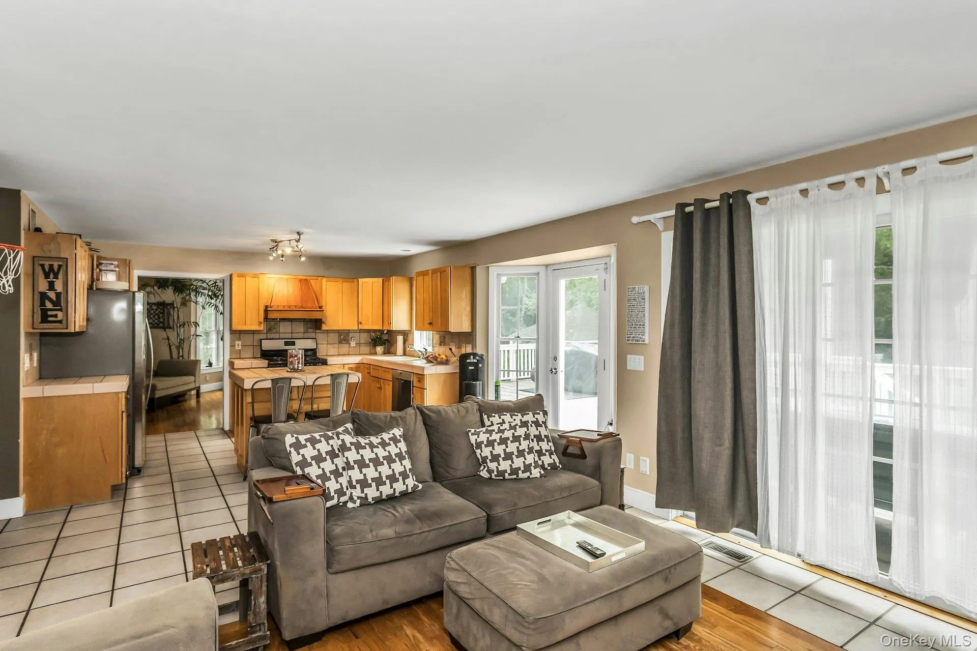 104 B Squiretown Road, Southampton, NY, 4 Bedrooms Bedrooms, 9 Rooms Rooms,4 BathroomsBathrooms,Residential,For Rent,Squiretown,0,978884 104 B Squiretown Road, Southampton, NY, 4 Bedrooms Bedrooms, 9 Rooms Rooms,4 BathroomsBathrooms,Residential,For Rent,Squiretown,0,978884