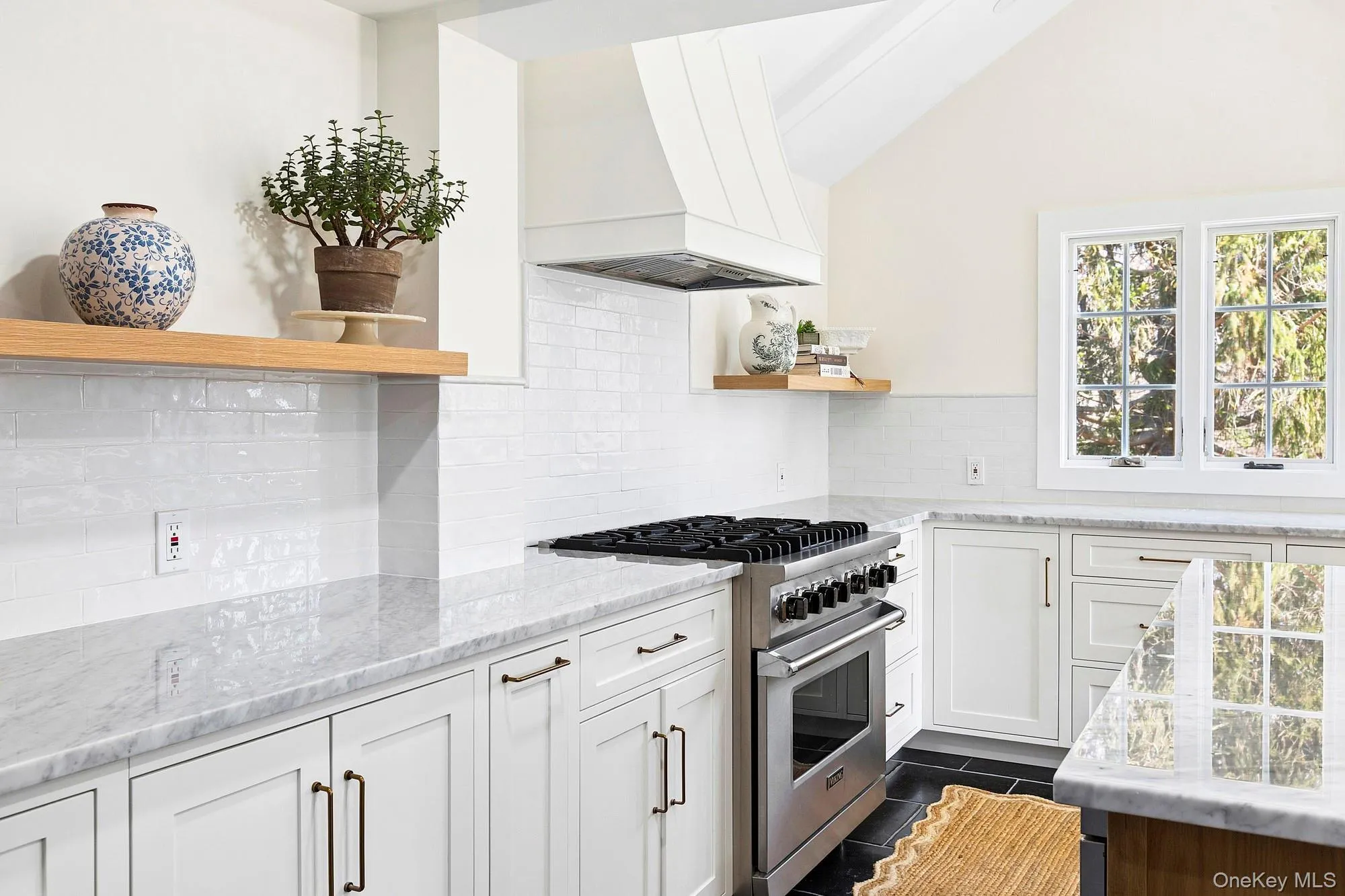 205 Fairview Avenue, East Hampton, New York 11954