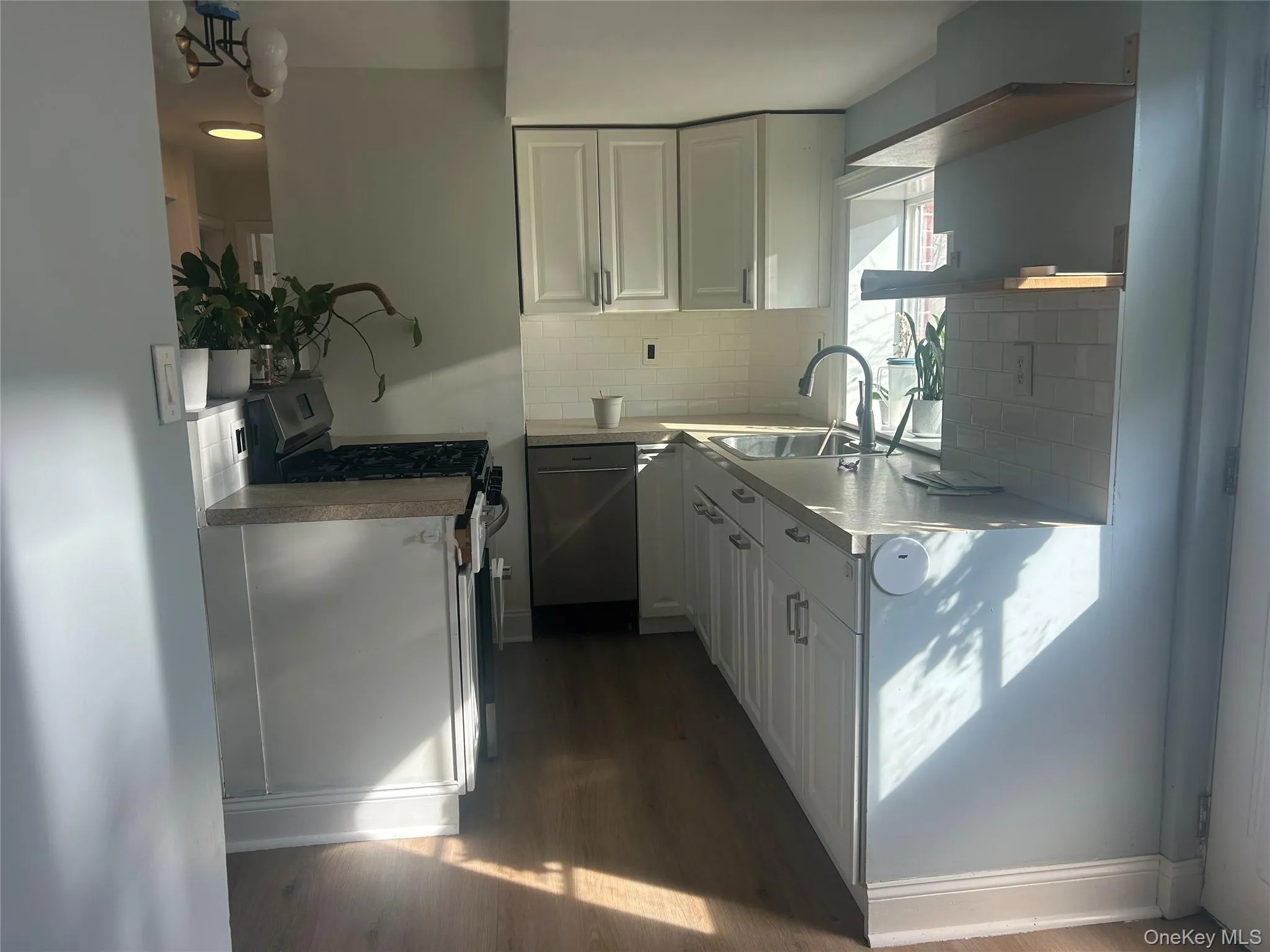 341 Hudson Street, Long Beach, NY, 3 Bedrooms Bedrooms, 5 Rooms Rooms,1 BathroomBathrooms,Residential Lease,For Rent,Hudson,0,978895 341 Hudson Street, Long Beach, NY, 3 Bedrooms Bedrooms, 5 Rooms Rooms,1 BathroomBathrooms,Residential Lease,For Rent,Hudson,0,978895