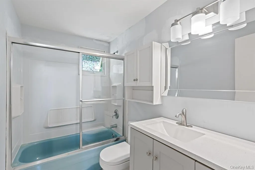 49 Georgia Street, Huntington, NY, 3 Bedrooms Bedrooms, 8 Rooms Rooms,2 BathroomsBathrooms,Residential Lease,For Rent,Georgia,0,978906 49 Georgia Street, Huntington, NY, 3 Bedrooms Bedrooms, 8 Rooms Rooms,2 BathroomsBathrooms,Residential Lease,For Rent,Georgia,0,978906