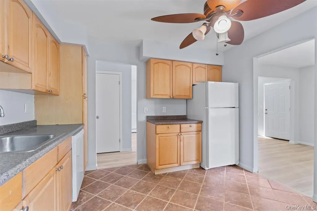49 Georgia Street, Huntington, NY, 3 Bedrooms Bedrooms, 8 Rooms Rooms,2 BathroomsBathrooms,Residential Lease,For Rent,Georgia,0,978906 49 Georgia Street, Huntington, NY, 3 Bedrooms Bedrooms, 8 Rooms Rooms,2 BathroomsBathrooms,Residential Lease,For Rent,Georgia,0,978906