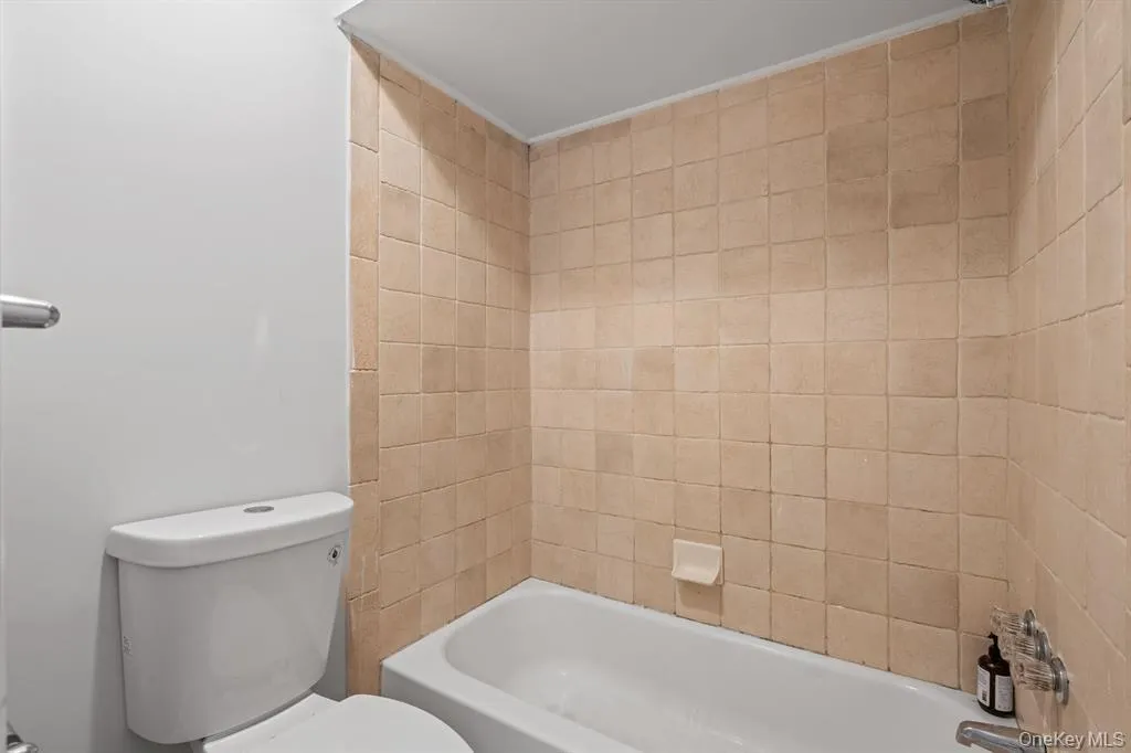 49 Georgia Street, Huntington, NY, 3 Bedrooms Bedrooms, 8 Rooms Rooms,2 BathroomsBathrooms,Residential Lease,For Rent,Georgia,0,978906 49 Georgia Street, Huntington, NY, 3 Bedrooms Bedrooms, 8 Rooms Rooms,2 BathroomsBathrooms,Residential Lease,For Rent,Georgia,0,978906