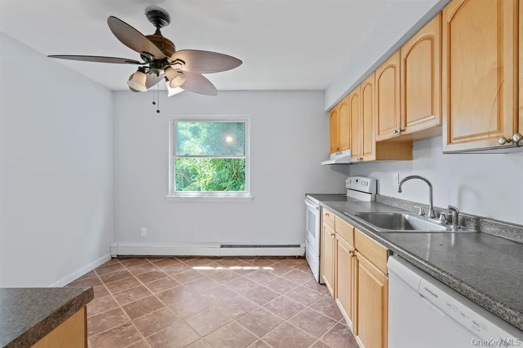 49 Georgia Street, Huntington, NY, 3 Bedrooms Bedrooms, 8 Rooms Rooms,2 BathroomsBathrooms,Residential Lease,For Rent,Georgia,0,978906 49 Georgia Street, Huntington, NY, 3 Bedrooms Bedrooms, 8 Rooms Rooms,2 BathroomsBathrooms,Residential Lease,For Rent,Georgia,0,978906