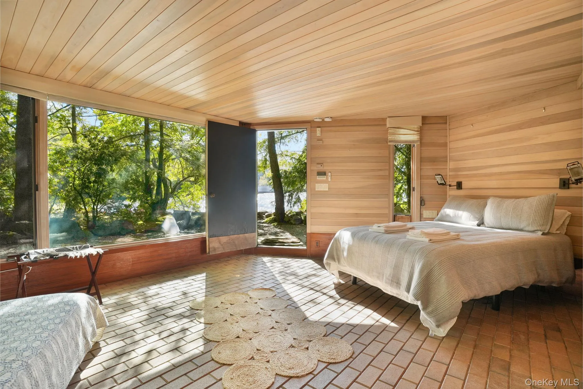 Guest house with full bath Guest house with full bath