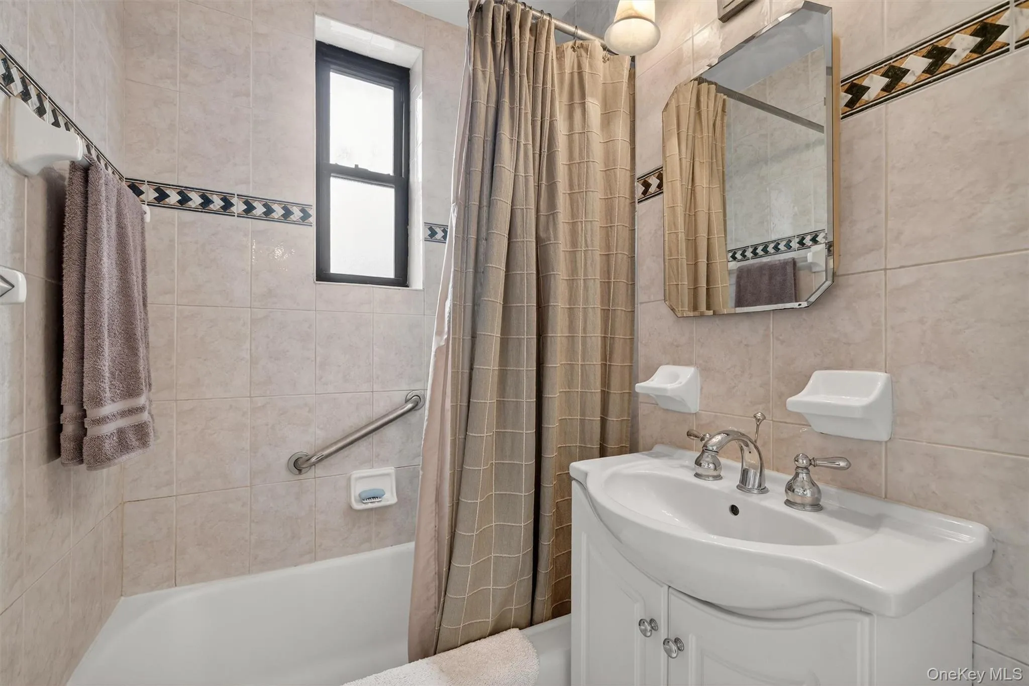 3535 Kings College Place, New York, NY, 3 Bedrooms Bedrooms, 6 Rooms Rooms,1 BathroomBathrooms,Residential,For Rent,Kings College,0,978922 3535 Kings College Place, New York, NY, 3 Bedrooms Bedrooms, 6 Rooms Rooms,1 BathroomBathrooms,Residential,For Rent,Kings College,0,978922
