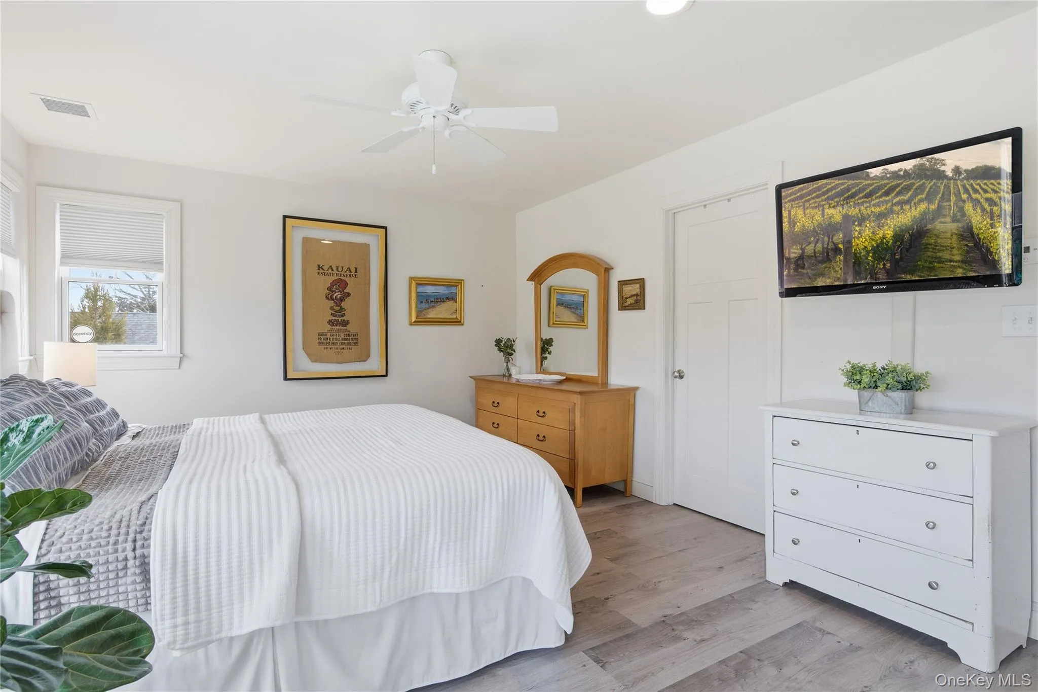 14 Freds Lane, Shelter Island, NY, 6 Bedrooms Bedrooms, 10 Rooms Rooms,4 BathroomsBathrooms,Residential,For Rent,Freds,0,978923 14 Freds Lane, Shelter Island, NY, 6 Bedrooms Bedrooms, 10 Rooms Rooms,4 BathroomsBathrooms,Residential,For Rent,Freds,0,978923
