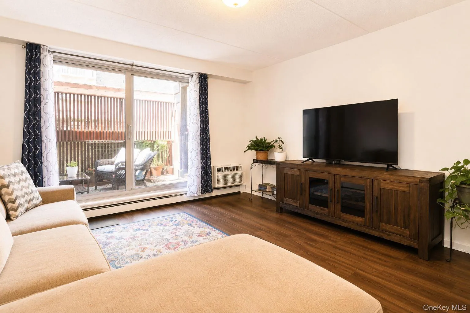 397 Broadway, Yonkers, NY, 1 Bedroom Bedrooms, 3 Rooms Rooms,1 BathroomBathrooms,Residential,For Rent,Broadway,0,978927 397 Broadway, Yonkers, NY, 1 Bedroom Bedrooms, 3 Rooms Rooms,1 BathroomBathrooms,Residential,For Rent,Broadway,0,978927