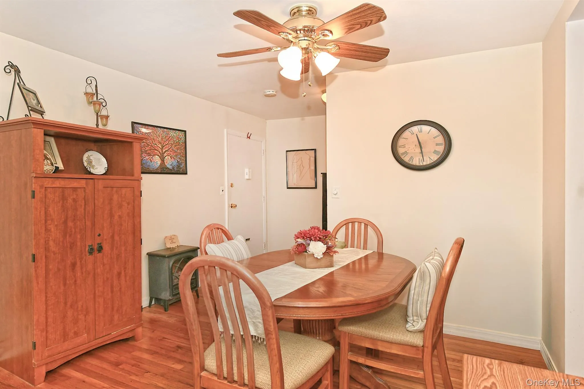 10 Ivy Street, Oyster Bay, NY, 1 Bedroom Bedrooms, 4 Rooms Rooms,1 BathroomBathrooms,Residential,For Rent,Ivy,0,978939 10 Ivy Street, Oyster Bay, NY, 1 Bedroom Bedrooms, 4 Rooms Rooms,1 BathroomBathrooms,Residential,For Rent,Ivy,0,978939