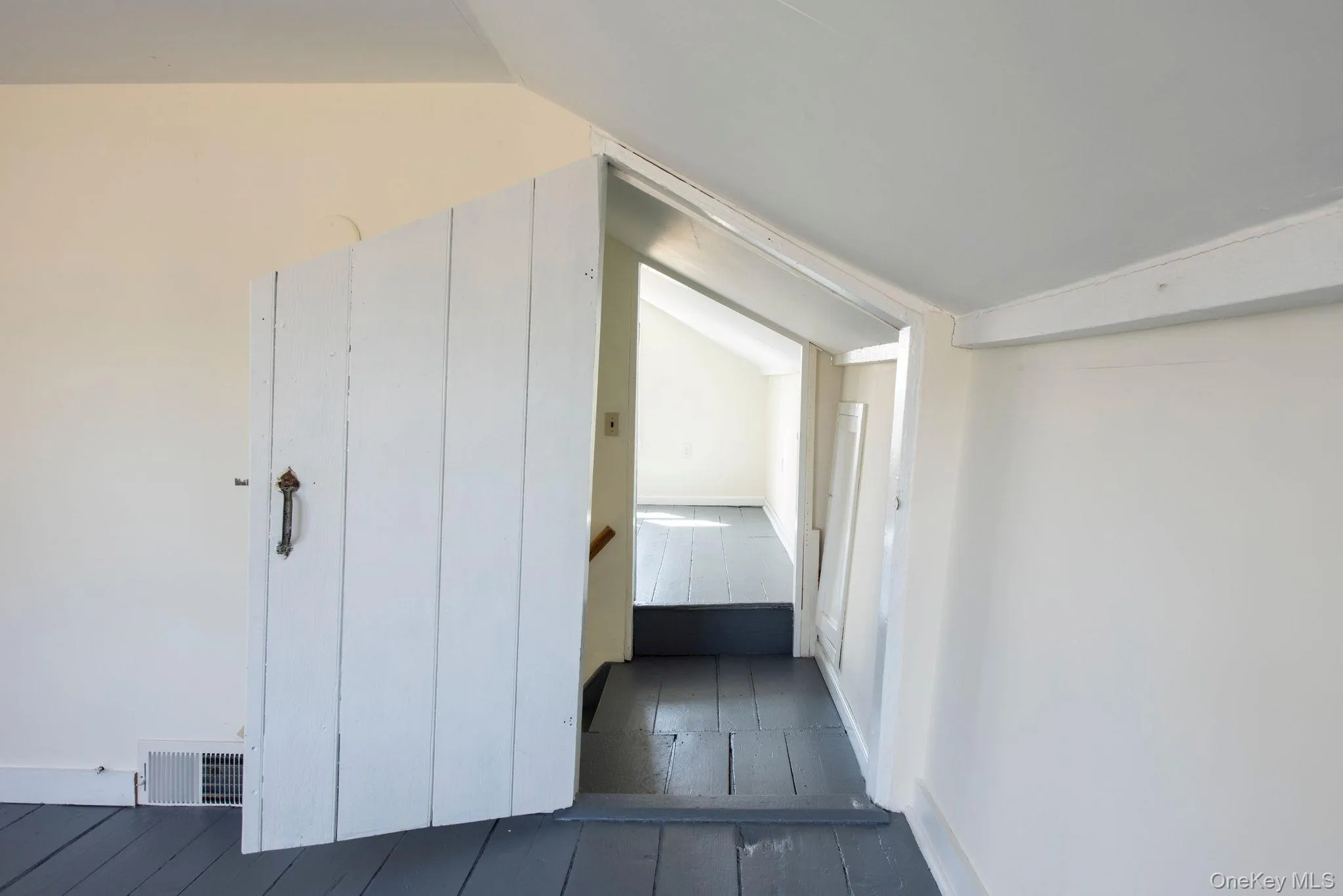84 Montgomery Street, Red Hook, NY, 3 Bedrooms Bedrooms, 6 Rooms Rooms,1 BathroomBathrooms,Residential,For Rent,Montgomery,0,978946 84 Montgomery Street, Red Hook, NY, 3 Bedrooms Bedrooms, 6 Rooms Rooms,1 BathroomBathrooms,Residential,For Rent,Montgomery,0,978946