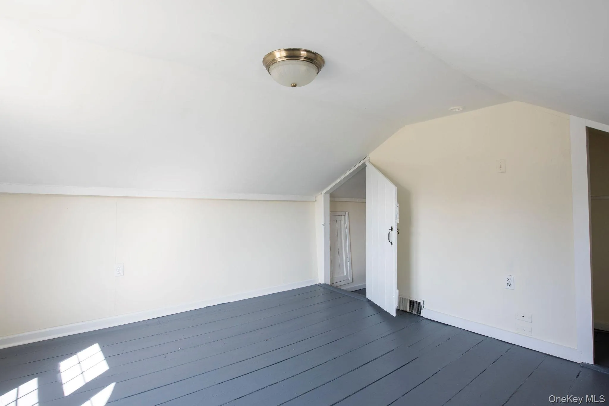 84 Montgomery Street, Red Hook, NY, 3 Bedrooms Bedrooms, 6 Rooms Rooms,1 BathroomBathrooms,Residential,For Rent,Montgomery,0,978946 84 Montgomery Street, Red Hook, NY, 3 Bedrooms Bedrooms, 6 Rooms Rooms,1 BathroomBathrooms,Residential,For Rent,Montgomery,0,978946