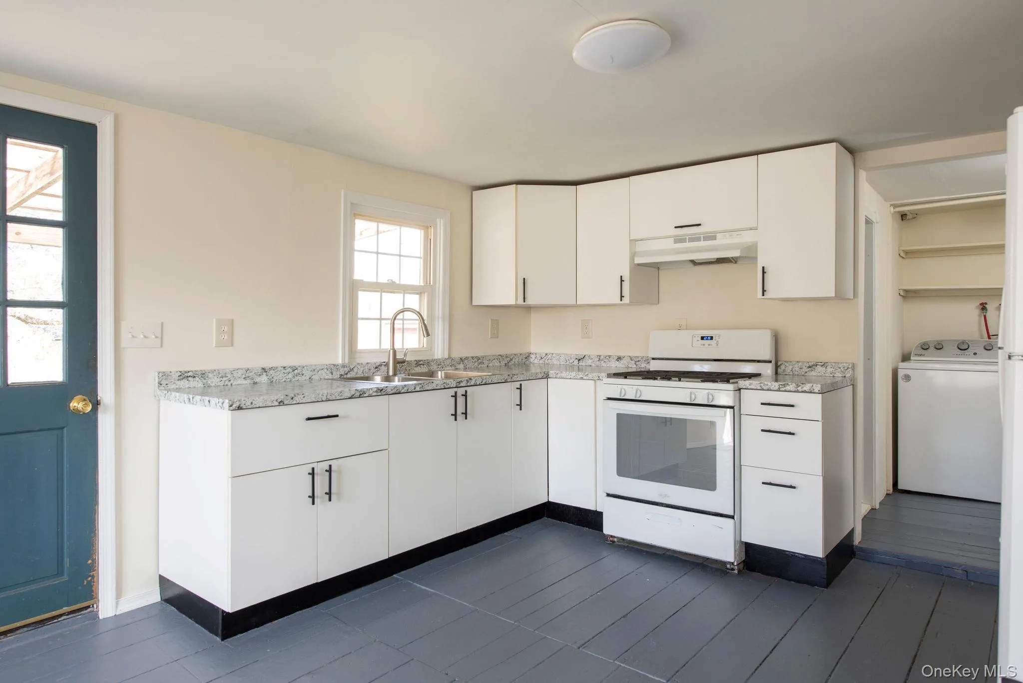 84 Montgomery Street, Red Hook, NY, 3 Bedrooms Bedrooms, 6 Rooms Rooms,1 BathroomBathrooms,Residential,For Rent,Montgomery,0,978946 84 Montgomery Street, Red Hook, NY, 3 Bedrooms Bedrooms, 6 Rooms Rooms,1 BathroomBathrooms,Residential,For Rent,Montgomery,0,978946