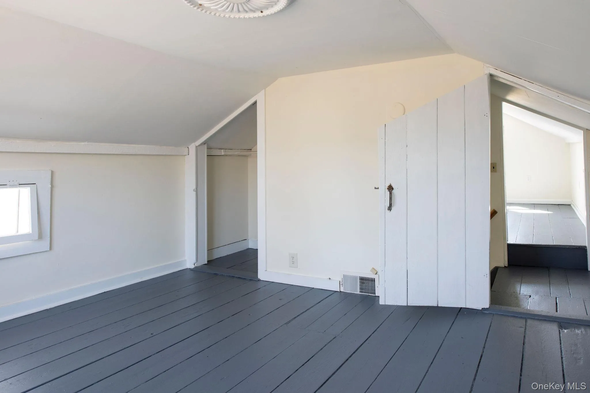 84 Montgomery Street, Red Hook, NY, 3 Bedrooms Bedrooms, 6 Rooms Rooms,1 BathroomBathrooms,Residential,For Rent,Montgomery,0,978946 84 Montgomery Street, Red Hook, NY, 3 Bedrooms Bedrooms, 6 Rooms Rooms,1 BathroomBathrooms,Residential,For Rent,Montgomery,0,978946