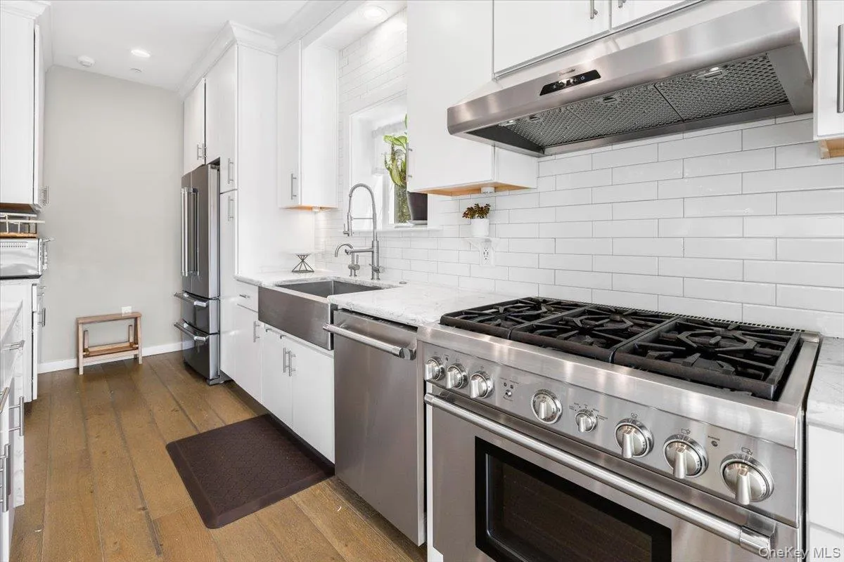 73 Maple Avenue, New Rochelle, NY, 4 Bedrooms Bedrooms, 7 Rooms Rooms,3 BathroomsBathrooms,Residential Lease,For Rent,Maple,0,978952 73 Maple Avenue, New Rochelle, NY, 4 Bedrooms Bedrooms, 7 Rooms Rooms,3 BathroomsBathrooms,Residential Lease,For Rent,Maple,0,978952