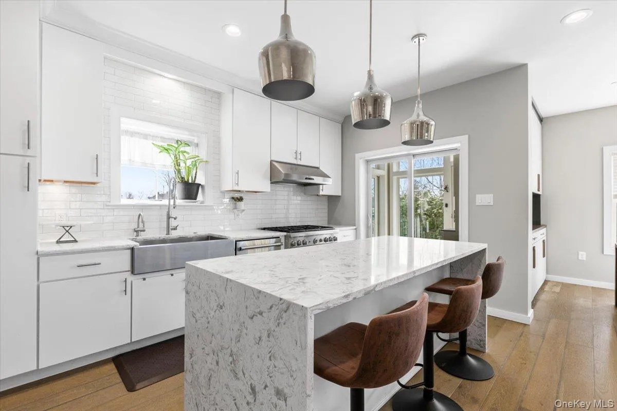 73 Maple Avenue, New Rochelle, NY, 4 Bedrooms Bedrooms, 7 Rooms Rooms,3 BathroomsBathrooms,Residential Lease,For Rent,Maple,0,978952 73 Maple Avenue, New Rochelle, NY, 4 Bedrooms Bedrooms, 7 Rooms Rooms,3 BathroomsBathrooms,Residential Lease,For Rent,Maple,0,978952