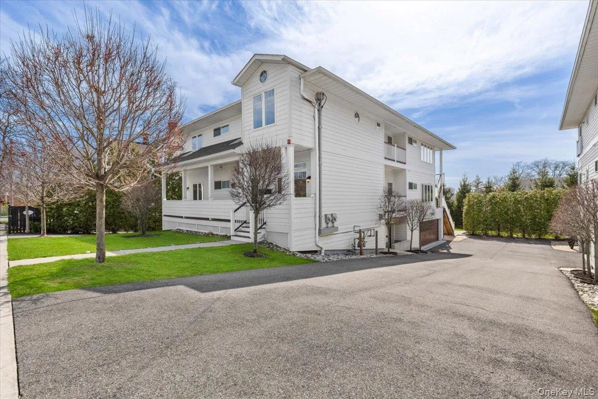 73 Maple Avenue, New Rochelle, NY, 4 Bedrooms Bedrooms, 7 Rooms Rooms,3 BathroomsBathrooms,Residential Lease,For Rent,Maple,0,978952 73 Maple Avenue, New Rochelle, NY, 4 Bedrooms Bedrooms, 7 Rooms Rooms,3 BathroomsBathrooms,Residential Lease,For Rent,Maple,0,978952