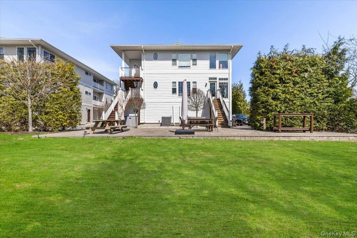 73 Maple Avenue, New Rochelle, NY, 4 Bedrooms Bedrooms, 7 Rooms Rooms,3 BathroomsBathrooms,Residential Lease,For Rent,Maple,0,978952 73 Maple Avenue, New Rochelle, NY, 4 Bedrooms Bedrooms, 7 Rooms Rooms,3 BathroomsBathrooms,Residential Lease,For Rent,Maple,0,978952