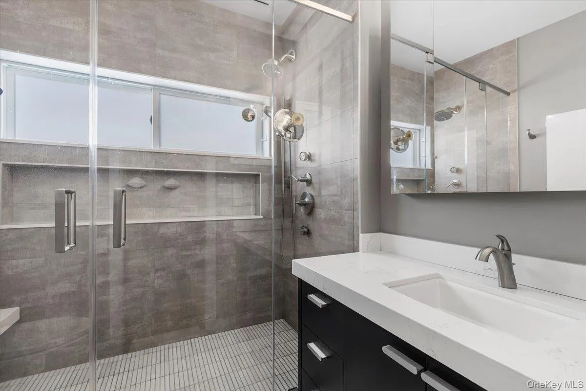 73 Maple Avenue, New Rochelle, NY, 4 Bedrooms Bedrooms, 7 Rooms Rooms,3 BathroomsBathrooms,Residential Lease,For Rent,Maple,0,978952 73 Maple Avenue, New Rochelle, NY, 4 Bedrooms Bedrooms, 7 Rooms Rooms,3 BathroomsBathrooms,Residential Lease,For Rent,Maple,0,978952