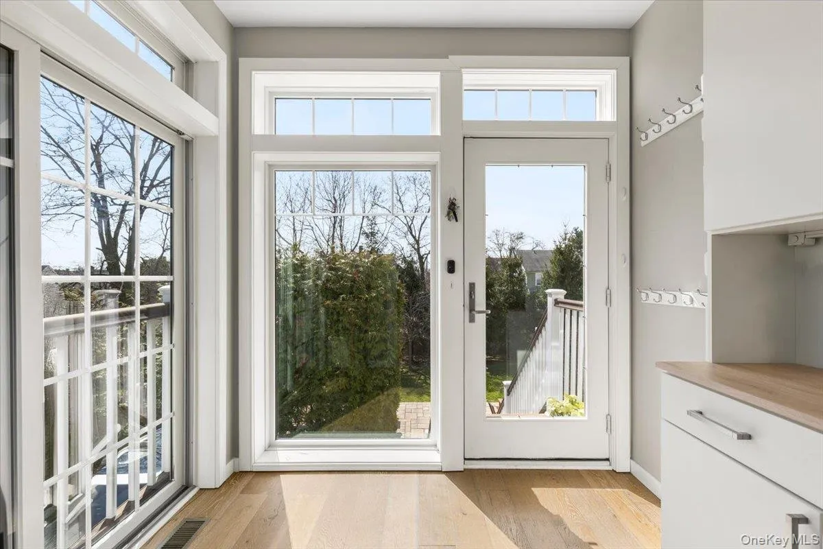 73 Maple Avenue, New Rochelle, NY, 4 Bedrooms Bedrooms, 7 Rooms Rooms,3 BathroomsBathrooms,Residential Lease,For Rent,Maple,0,978952 73 Maple Avenue, New Rochelle, NY, 4 Bedrooms Bedrooms, 7 Rooms Rooms,3 BathroomsBathrooms,Residential Lease,For Rent,Maple,0,978952