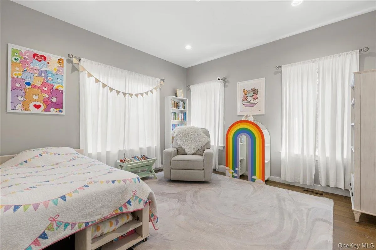 73 Maple Avenue, New Rochelle, NY, 4 Bedrooms Bedrooms, 7 Rooms Rooms,3 BathroomsBathrooms,Residential Lease,For Rent,Maple,0,978952 73 Maple Avenue, New Rochelle, NY, 4 Bedrooms Bedrooms, 7 Rooms Rooms,3 BathroomsBathrooms,Residential Lease,For Rent,Maple,0,978952