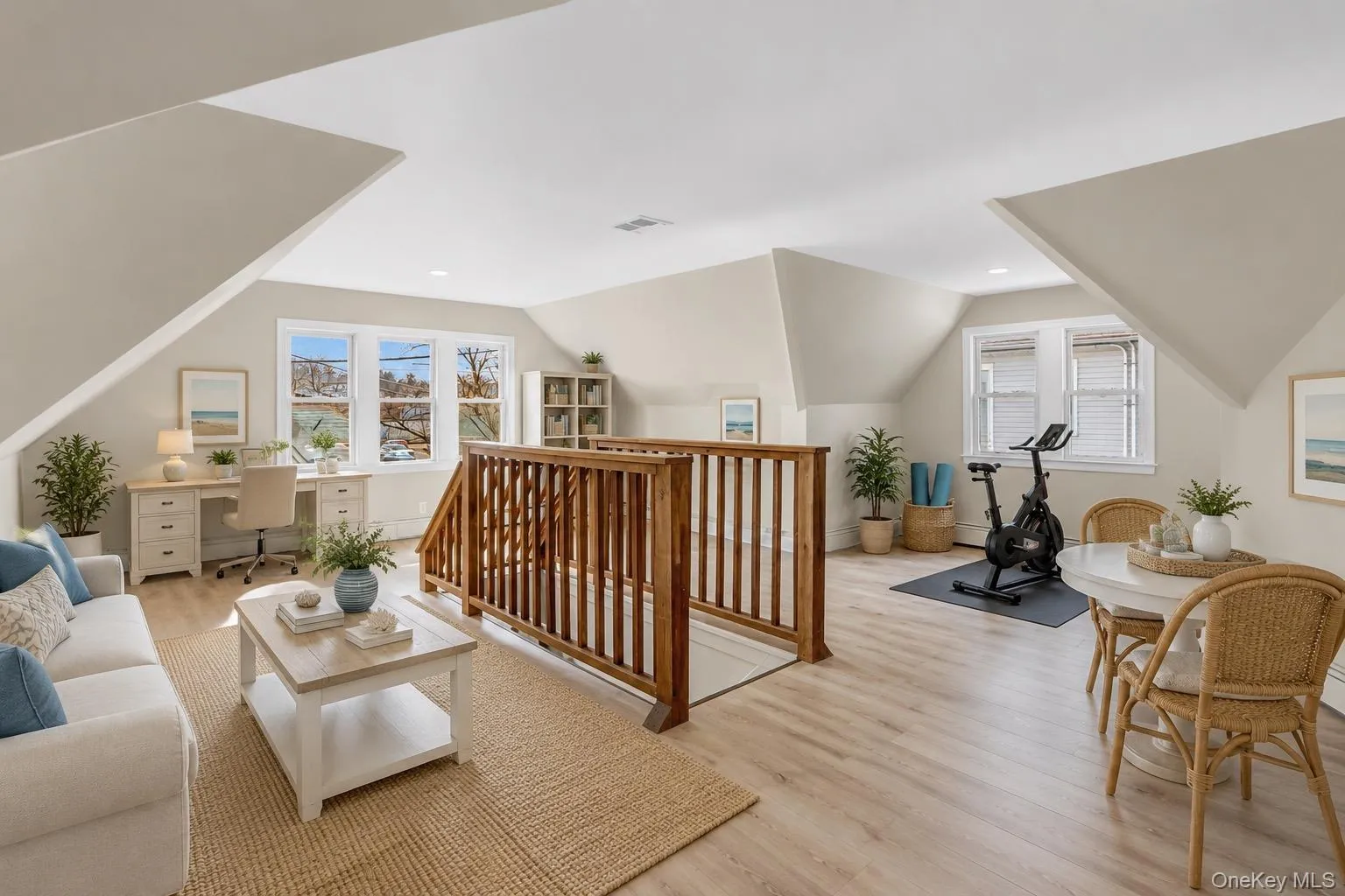 99 Wall Street, Huntington, NY, 1 Bedroom Bedrooms, 4 Rooms Rooms,1 BathroomBathrooms,Residential Lease,For Rent,Wall,0,978964 99 Wall Street, Huntington, NY, 1 Bedroom Bedrooms, 4 Rooms Rooms,1 BathroomBathrooms,Residential Lease,For Rent,Wall,0,978964