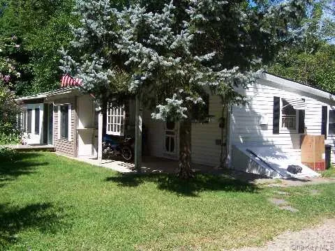 542 W. Broadway, Brookhaven, NY, 3 Bedrooms Bedrooms, 5 Rooms Rooms,2 BathroomsBathrooms,Residential Lease,For Rent,W. Broadway,0,978969 542 W. Broadway, Brookhaven, NY, 3 Bedrooms Bedrooms, 5 Rooms Rooms,2 BathroomsBathrooms,Residential Lease,For Rent,W. Broadway,0,978969