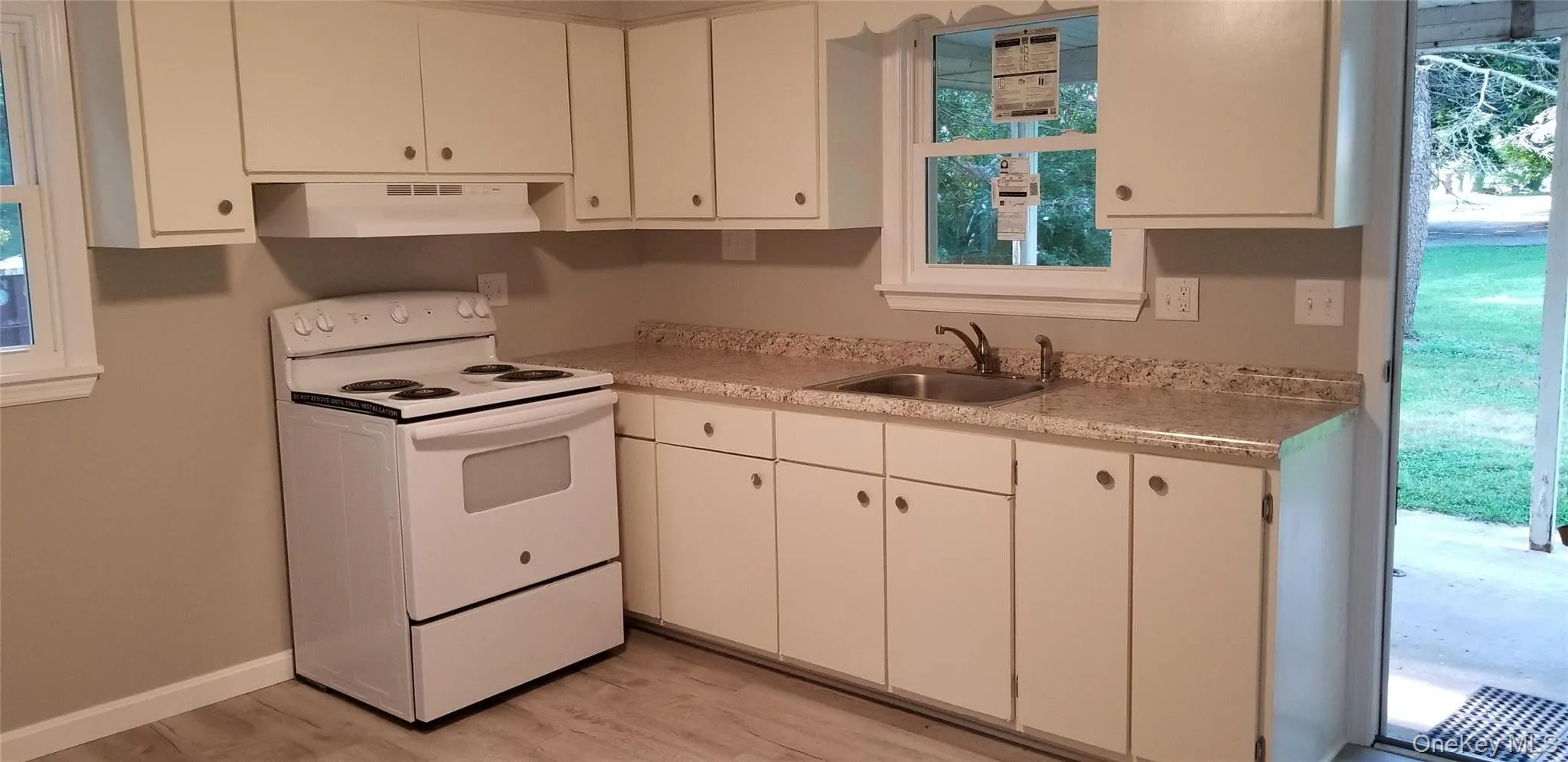 542 W. Broadway, Brookhaven, NY, 3 Bedrooms Bedrooms, 5 Rooms Rooms,2 BathroomsBathrooms,Residential Lease,For Rent,W. Broadway,0,978969 542 W. Broadway, Brookhaven, NY, 3 Bedrooms Bedrooms, 5 Rooms Rooms,2 BathroomsBathrooms,Residential Lease,For Rent,W. Broadway,0,978969