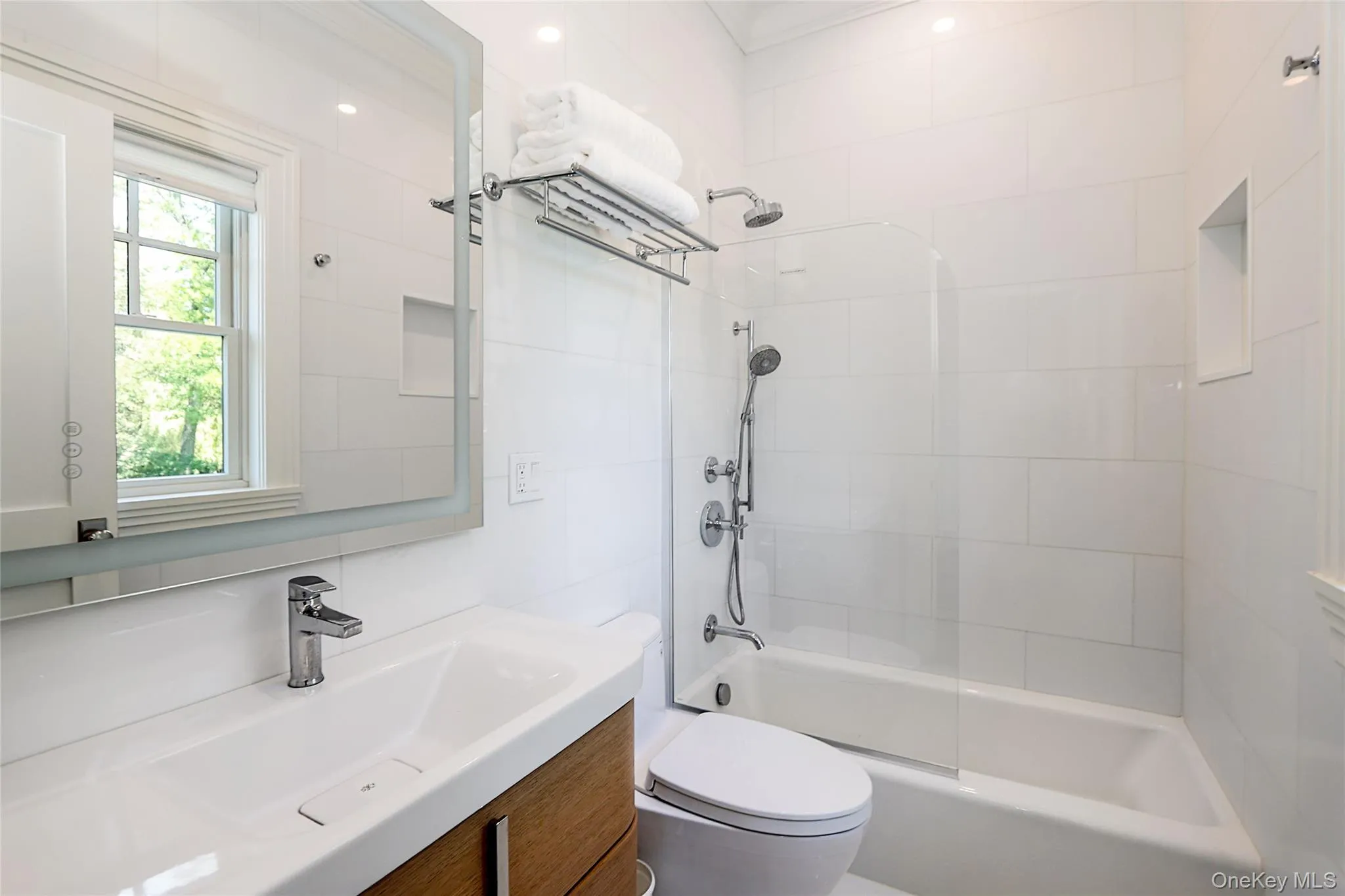 2 Pheasant Run, North Hempstead, NY, 6 Bedrooms Bedrooms, 17 Rooms Rooms,6 BathroomsBathrooms,Residential,For Rent,Pheasant,0,978976 2 Pheasant Run, North Hempstead, NY, 6 Bedrooms Bedrooms, 17 Rooms Rooms,6 BathroomsBathrooms,Residential,For Rent,Pheasant,0,978976