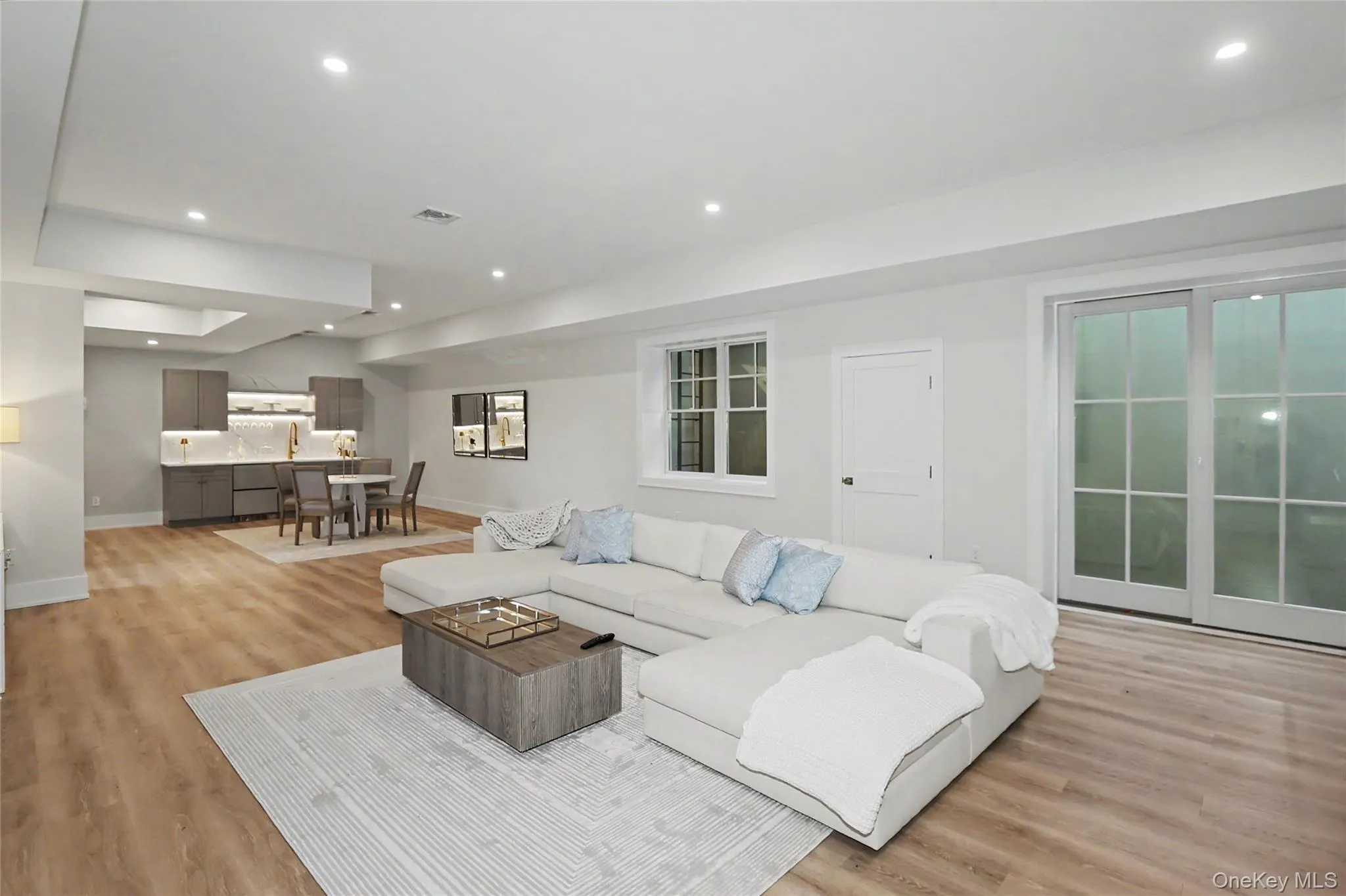 2 Pheasant Run, North Hempstead, NY, 6 Bedrooms Bedrooms, 17 Rooms Rooms,6 BathroomsBathrooms,Residential,For Rent,Pheasant,0,978976 2 Pheasant Run, North Hempstead, NY, 6 Bedrooms Bedrooms, 17 Rooms Rooms,6 BathroomsBathrooms,Residential,For Rent,Pheasant,0,978976