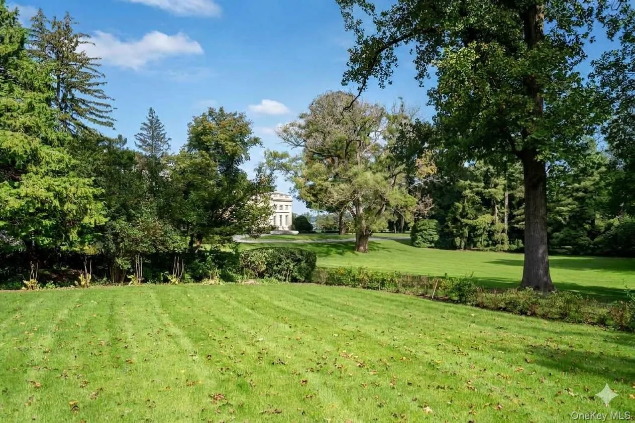 2 Pheasant Run, North Hempstead, NY, 6 Bedrooms Bedrooms, 17 Rooms Rooms,5 BathroomsBathrooms,Residential,For Rent,Pheasant,0,978976 2 Pheasant Run, North Hempstead, NY, 6 Bedrooms Bedrooms, 17 Rooms Rooms,5 BathroomsBathrooms,Residential,For Rent,Pheasant,0,978976