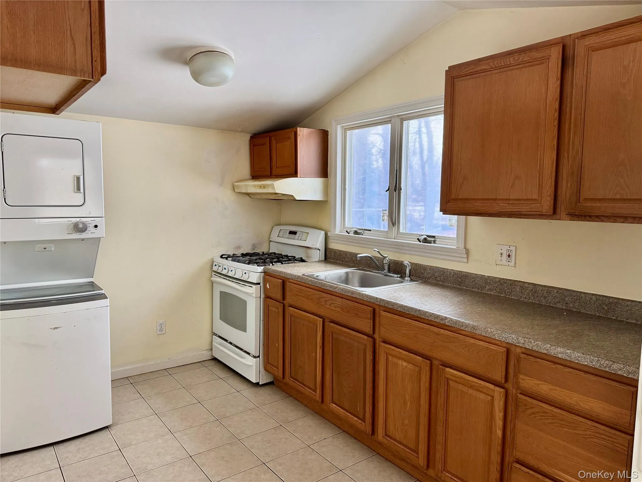 1278 Main Street, Riverhead, NY, 2 Bedrooms Bedrooms, 5 Rooms Rooms,1 BathroomBathrooms,Residential Lease,For Rent,Main,0,978982 1278 Main Street, Riverhead, NY, 2 Bedrooms Bedrooms, 5 Rooms Rooms,1 BathroomBathrooms,Residential Lease,For Rent,Main,0,978982