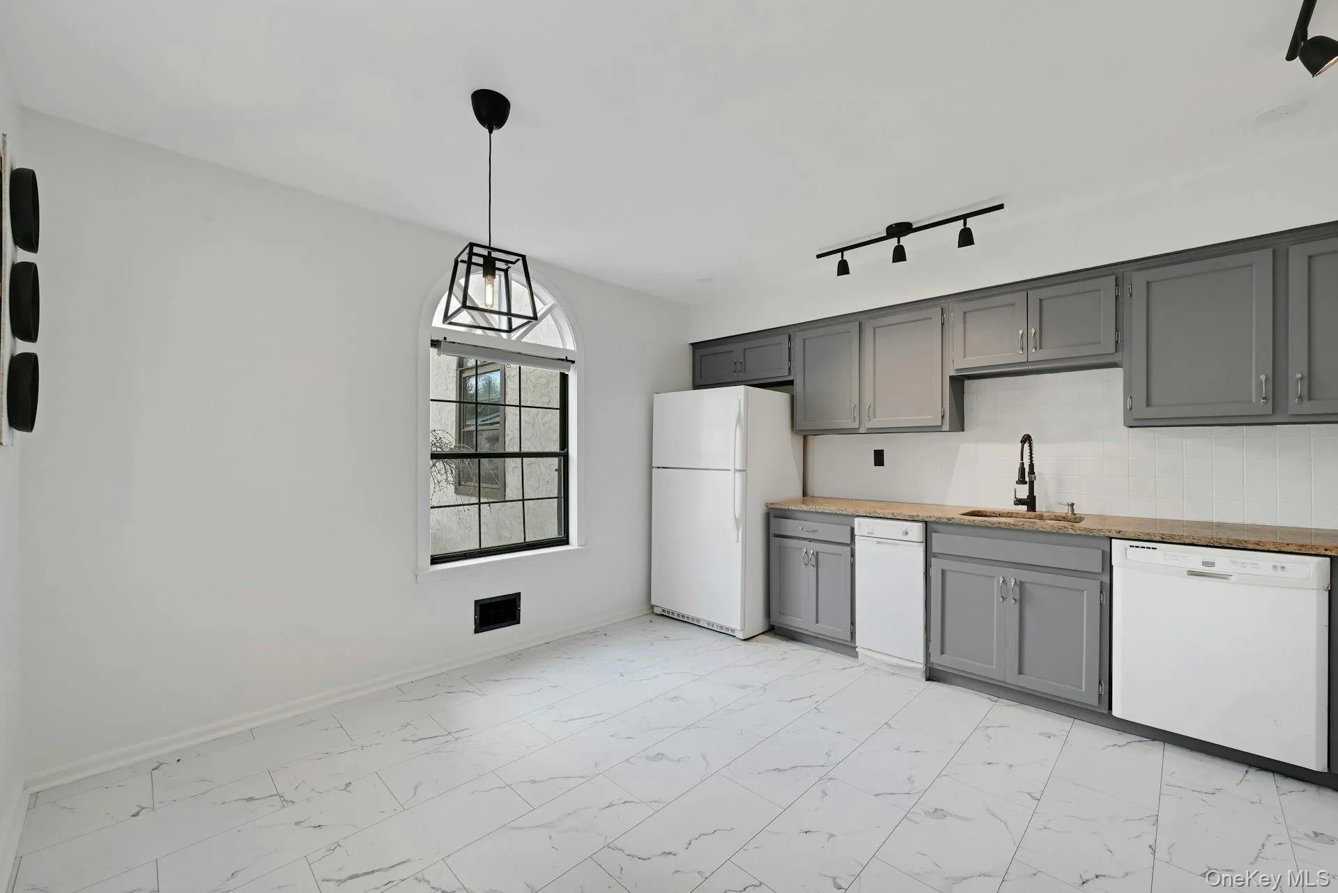 62 Somerset Drive, Ramapo, NY, 2 Bedrooms Bedrooms, 6 Rooms Rooms,2 BathroomsBathrooms,Residential,For Rent,Somerset,0,978992 62 Somerset Drive, Ramapo, NY, 2 Bedrooms Bedrooms, 6 Rooms Rooms,2 BathroomsBathrooms,Residential,For Rent,Somerset,0,978992