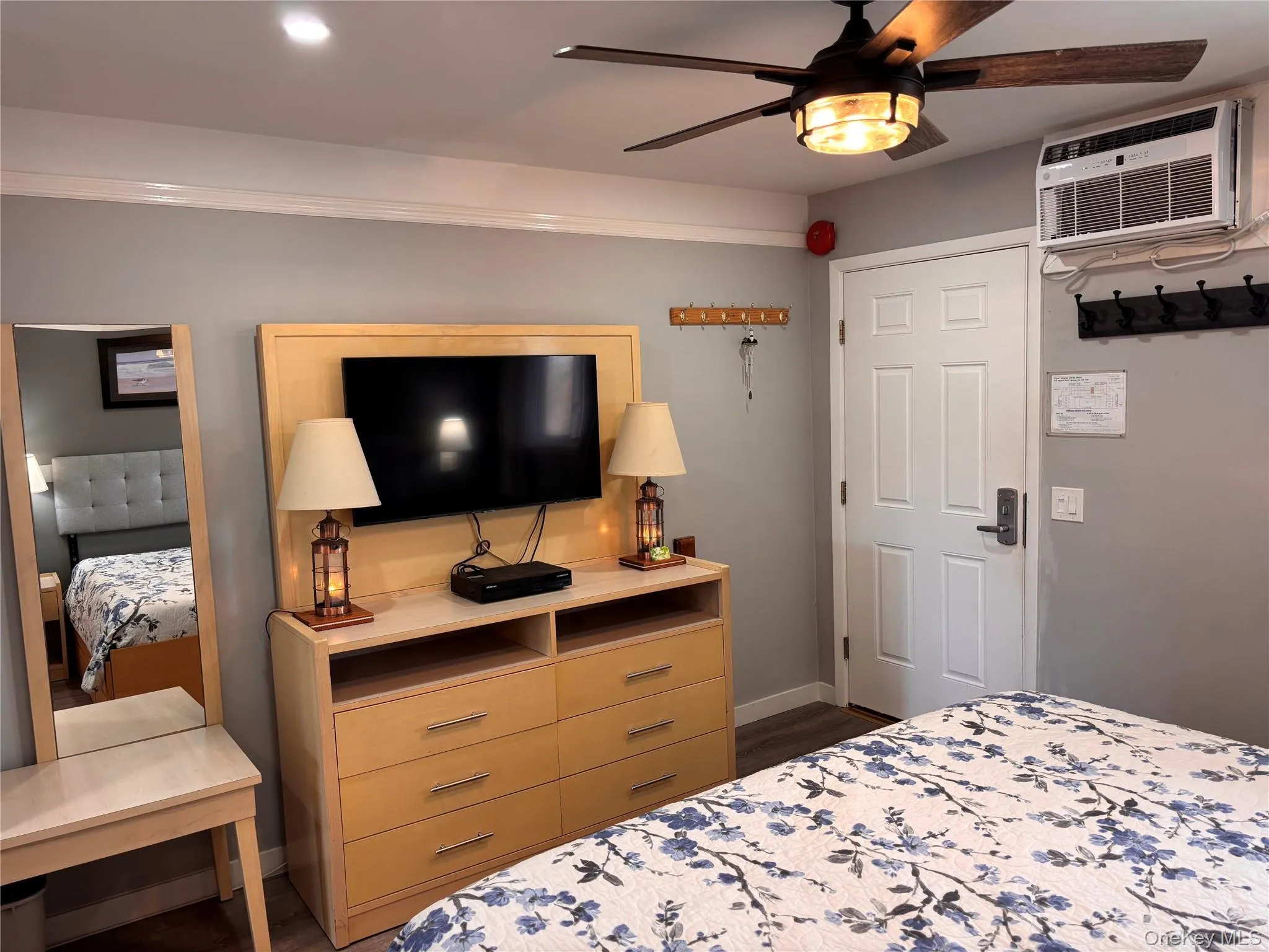 131 S Emerson Avenue Unit 224, East Hampton, New York 11954