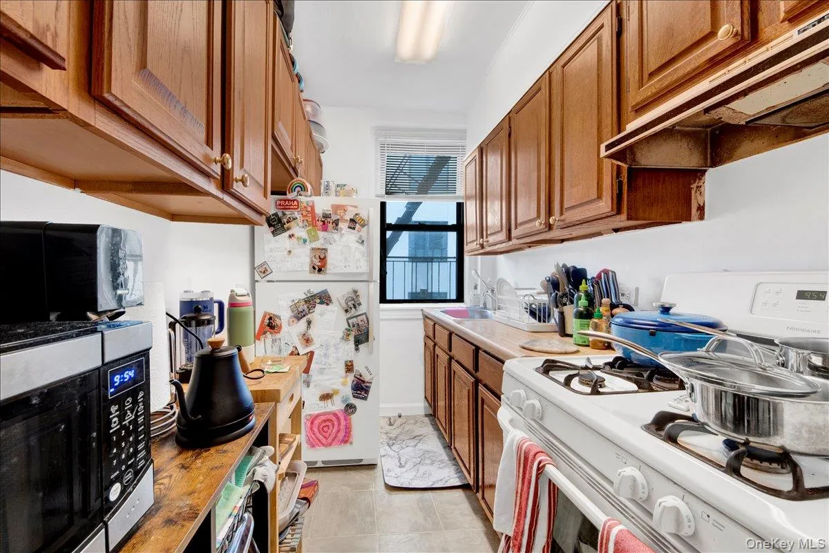 7 Greenridge Avenue, White Plains, NY, 1 Bedroom Bedrooms, 3 Rooms Rooms,1 BathroomBathrooms,Residential Lease,For Rent,Greenridge,0,979001 7 Greenridge Avenue, White Plains, NY, 1 Bedroom Bedrooms, 3 Rooms Rooms,1 BathroomBathrooms,Residential Lease,For Rent,Greenridge,0,979001