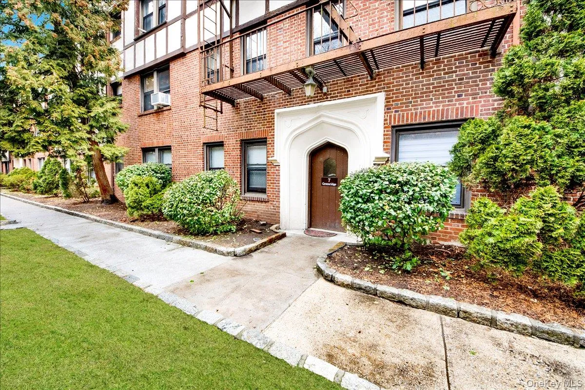 7 Greenridge Avenue, White Plains, NY, 1 Bedroom Bedrooms, 3 Rooms Rooms,1 BathroomBathrooms,Residential Lease,For Rent,Greenridge,0,979001 7 Greenridge Avenue, White Plains, NY, 1 Bedroom Bedrooms, 3 Rooms Rooms,1 BathroomBathrooms,Residential Lease,For Rent,Greenridge,0,979001