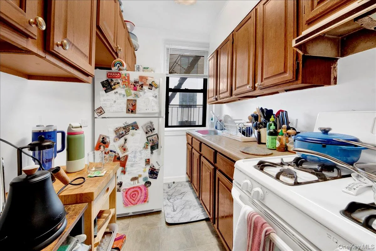 7 Greenridge Avenue, White Plains, NY, 1 Bedroom Bedrooms, 3 Rooms Rooms,1 BathroomBathrooms,Residential Lease,For Rent,Greenridge,0,979001 7 Greenridge Avenue, White Plains, NY, 1 Bedroom Bedrooms, 3 Rooms Rooms,1 BathroomBathrooms,Residential Lease,For Rent,Greenridge,0,979001