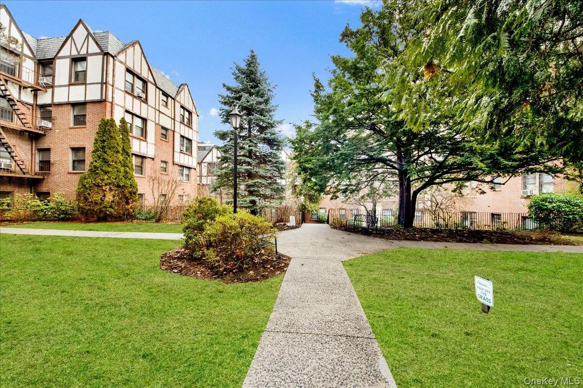 7 Greenridge Avenue, White Plains, NY, 1 Bedroom Bedrooms, 3 Rooms Rooms,1 BathroomBathrooms,Residential Lease,For Rent,Greenridge,0,979001 7 Greenridge Avenue, White Plains, NY, 1 Bedroom Bedrooms, 3 Rooms Rooms,1 BathroomBathrooms,Residential Lease,For Rent,Greenridge,0,979001