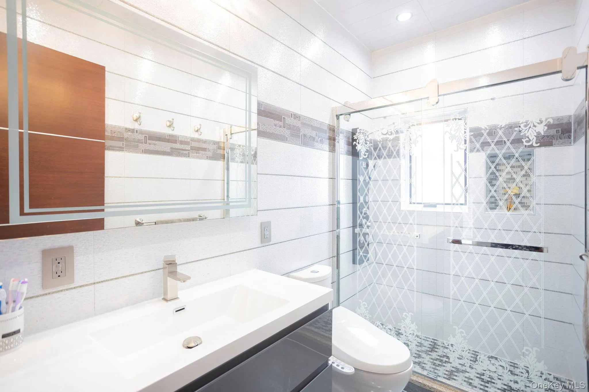 69-42 180th Street, New York, NY, 4 Bedrooms Bedrooms, 14 Rooms Rooms,4 BathroomsBathrooms,Residential,For Rent,180th,0,979003 69-42 180th Street, New York, NY, 4 Bedrooms Bedrooms, 14 Rooms Rooms,4 BathroomsBathrooms,Residential,For Rent,180th,0,979003