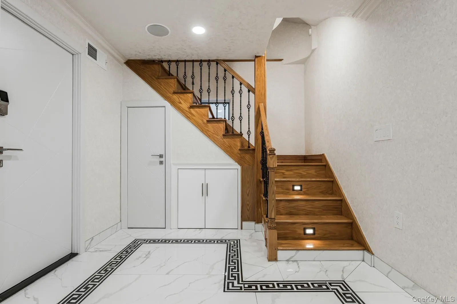 69-42 180th Street, New York, NY, 4 Bedrooms Bedrooms, 14 Rooms Rooms,4 BathroomsBathrooms,Residential,For Rent,180th,0,979003 69-42 180th Street, New York, NY, 4 Bedrooms Bedrooms, 14 Rooms Rooms,4 BathroomsBathrooms,Residential,For Rent,180th,0,979003
