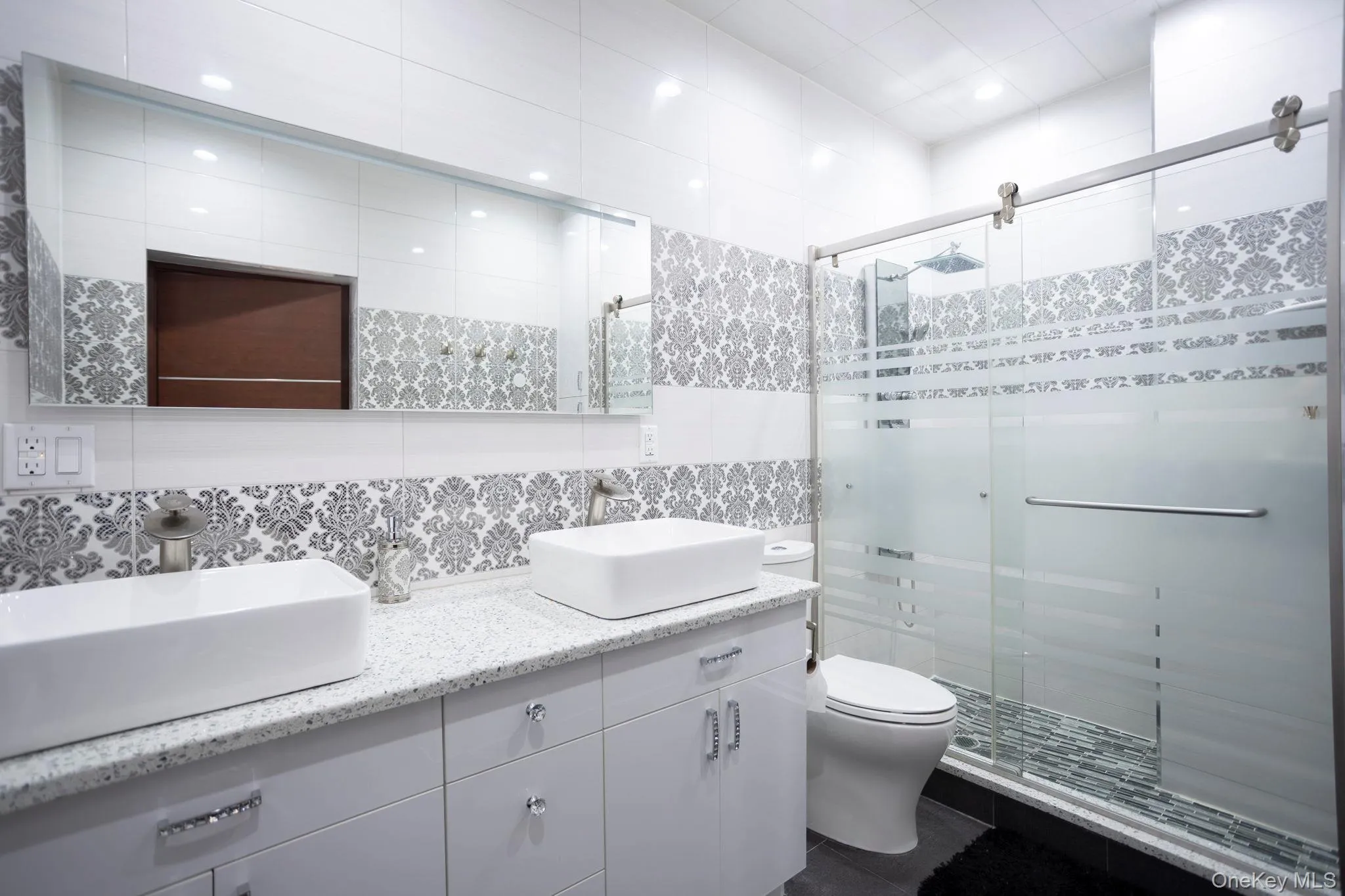 69-42 180th Street, New York, NY, 4 Bedrooms Bedrooms, 14 Rooms Rooms,4 BathroomsBathrooms,Residential,For Rent,180th,0,979003 69-42 180th Street, New York, NY, 4 Bedrooms Bedrooms, 14 Rooms Rooms,4 BathroomsBathrooms,Residential,For Rent,180th,0,979003