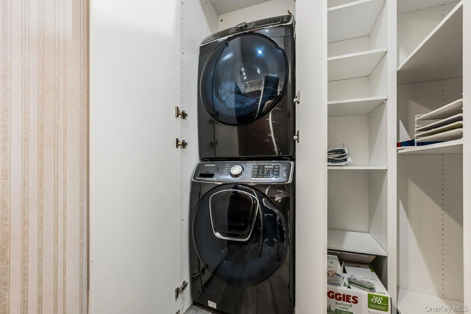 69-42 180th Street, New York, NY, 4 Bedrooms Bedrooms, 14 Rooms Rooms,4 BathroomsBathrooms,Residential,For Rent,180th,0,979003 69-42 180th Street, New York, NY, 4 Bedrooms Bedrooms, 14 Rooms Rooms,4 BathroomsBathrooms,Residential,For Rent,180th,0,979003