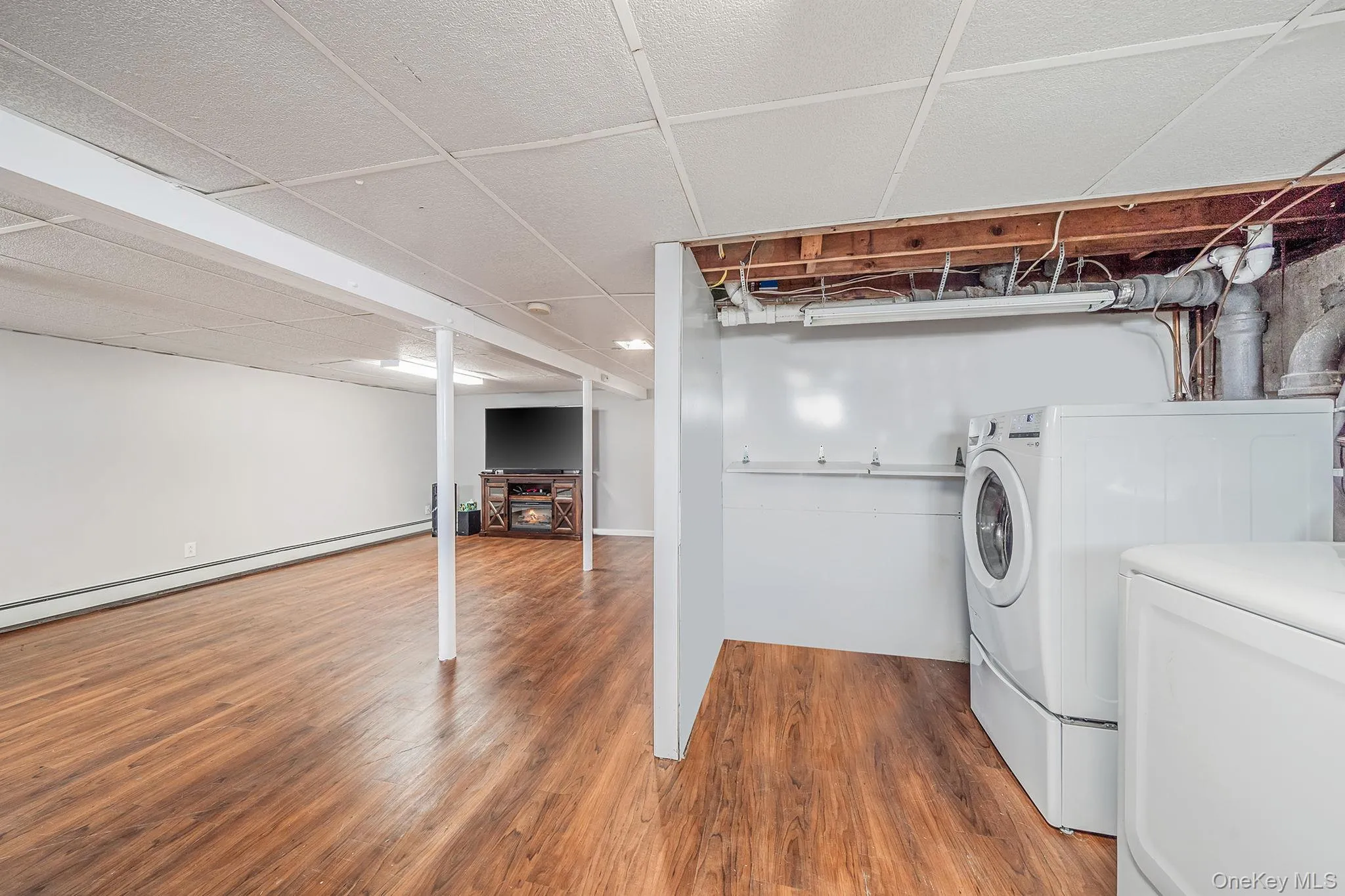 81 Dollard Drive, Babylon, NY, 5 Bedrooms Bedrooms, 9 Rooms Rooms,2 BathroomsBathrooms,Residential,For Rent,Dollard,0,979011 81 Dollard Drive, Babylon, NY, 5 Bedrooms Bedrooms, 9 Rooms Rooms,2 BathroomsBathrooms,Residential,For Rent,Dollard,0,979011