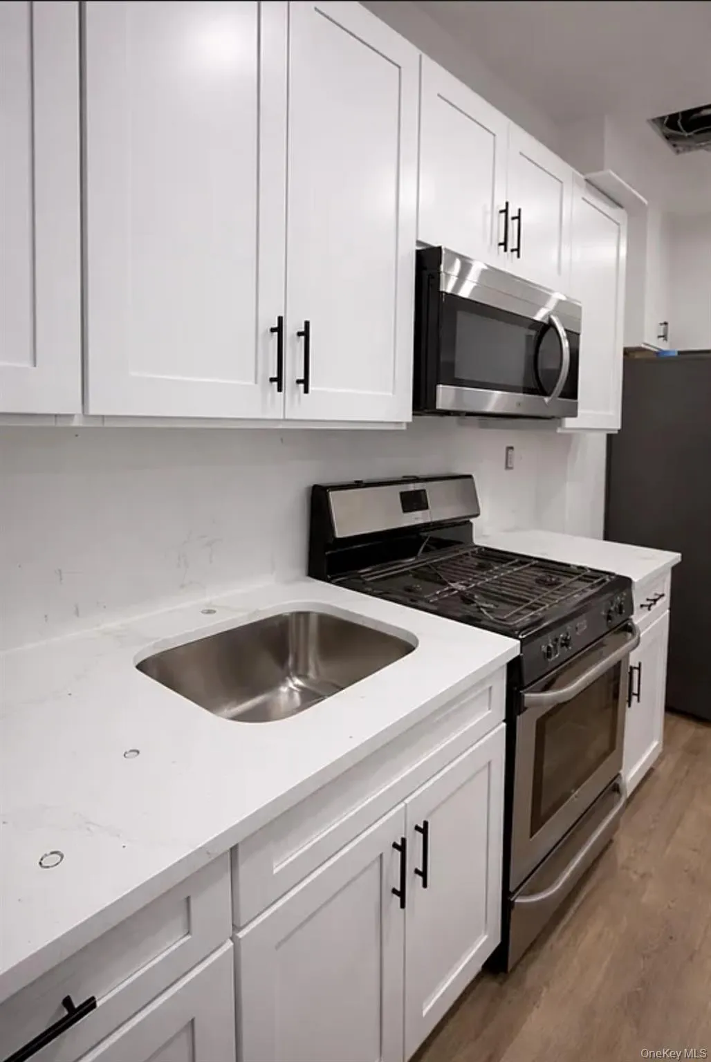 98-07 37th Avenue, New York, NY, 3 Bedrooms Bedrooms, 5 Rooms Rooms,1 BathroomBathrooms,Residential Lease,For Rent,37th,0,979040 98-07 37th Avenue, New York, NY, 3 Bedrooms Bedrooms, 5 Rooms Rooms,1 BathroomBathrooms,Residential Lease,For Rent,37th,0,979040