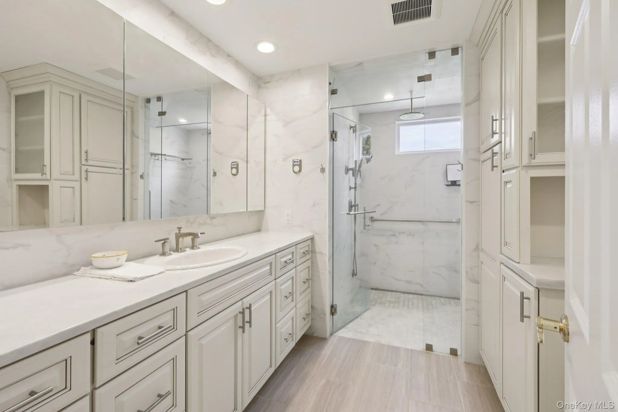 Handicapped accessible. shower and custom cabinetry Handicapped accessible. shower and custom cabinetry